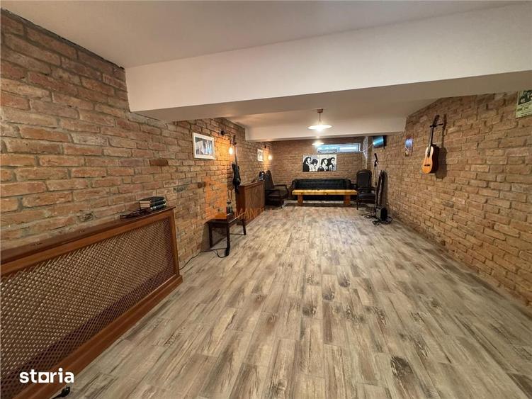 Casă cu 6 camere decomandat cu Teren 702 Mp în Vadu Pașii