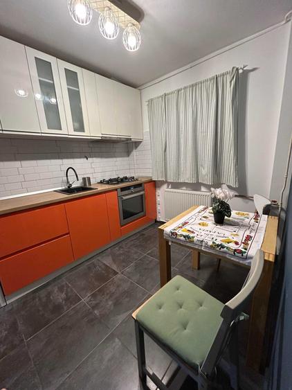 Apartament cu 2 camere decomandat în Tei