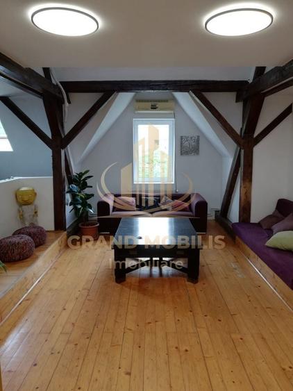 Apartament cu 4 camere decomandat în Central