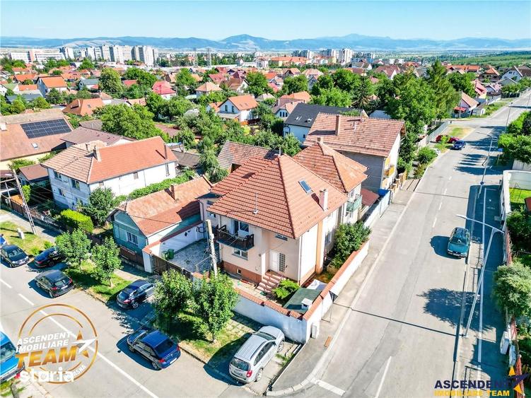 Casă cu 5 camere cu Teren 400 Mp în Simeria