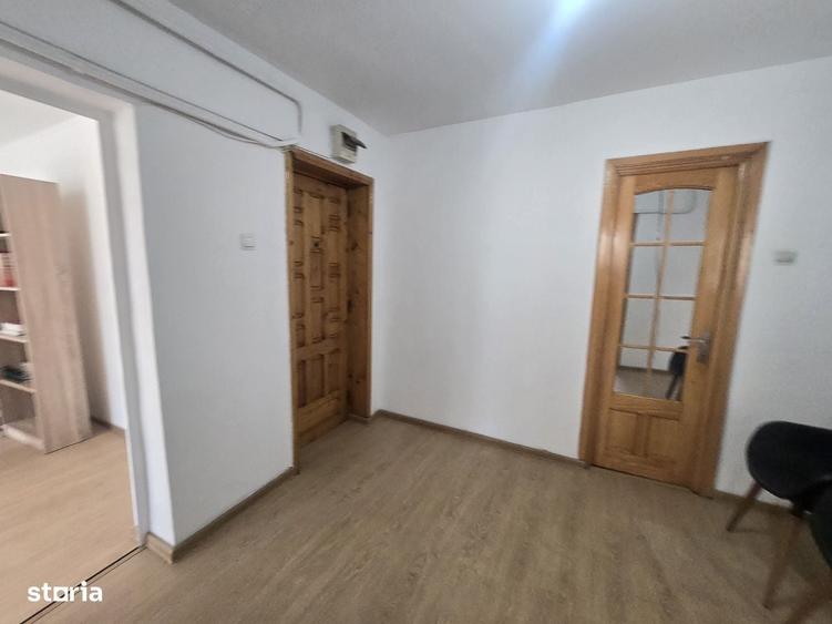 Spațiu comercial, de 67 mp, în Central