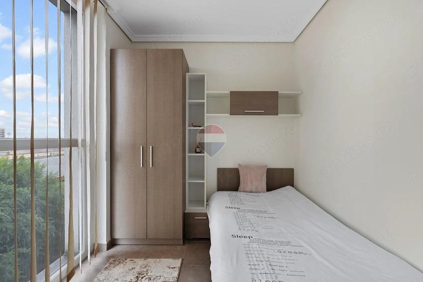 Apartament cu 3 camere semidecomandat în Funcționarilor