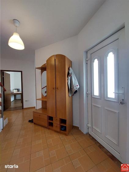 Casă cu 5 camere cu Teren 540 Mp în Sânmihaiu Român