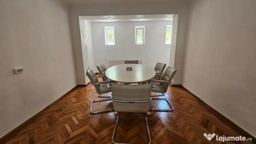 Apartament cu 4 camere decomandat în Aviatorilor