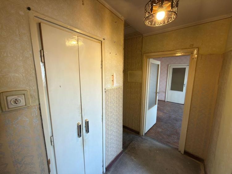 Apartament cu 2 camere semidecomandat în Exterior Vest