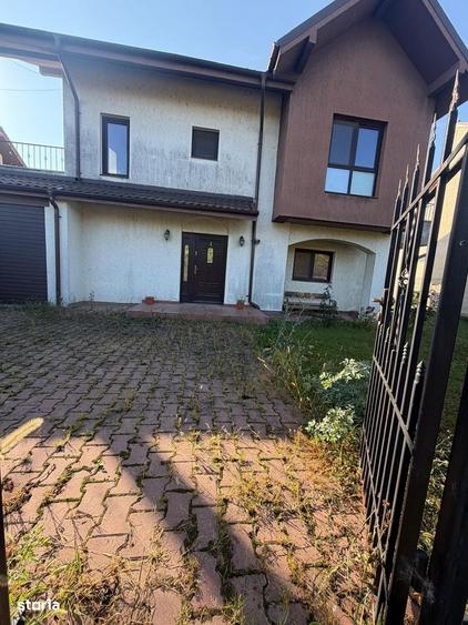 Casă cu 4 camere cu Teren 600 Mp în Calea Moldovei