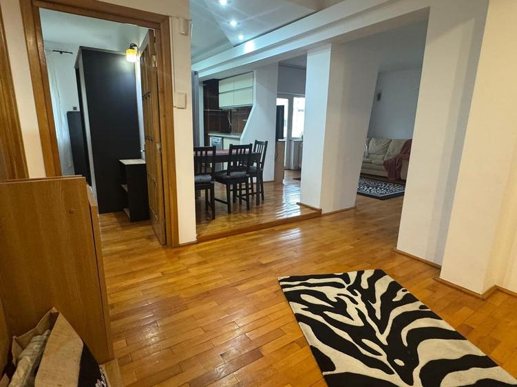 Apartament cu 3 camere decomandat în Tomis I