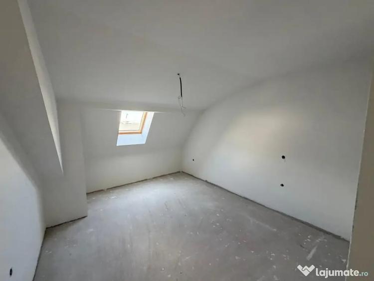 Apartament cu 3 camere decomandat în Florești