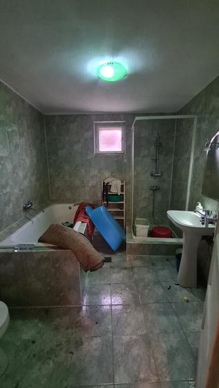 Casă individuală cu 9 camere cu Teren 1000 Mp în Lancrăm