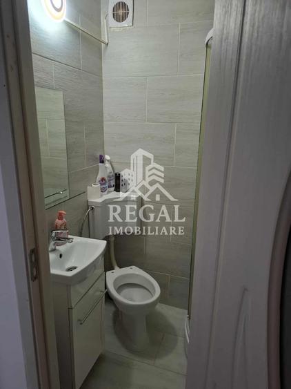 Apartament cu 2 camere semidecomandat, mobilat în Central