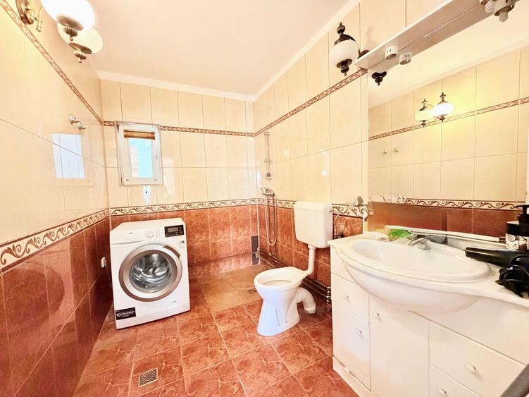 Casă individuală cu 4 camere cu Canalizare în Dumbrăvița
