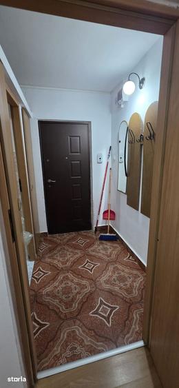 Apartament cu 2 camere semidecomandat în Mircea cel Bătrân