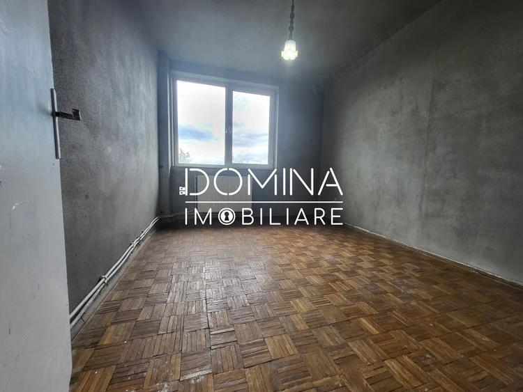 Apartament cu 3 camere semidecomandat în 1 Mai