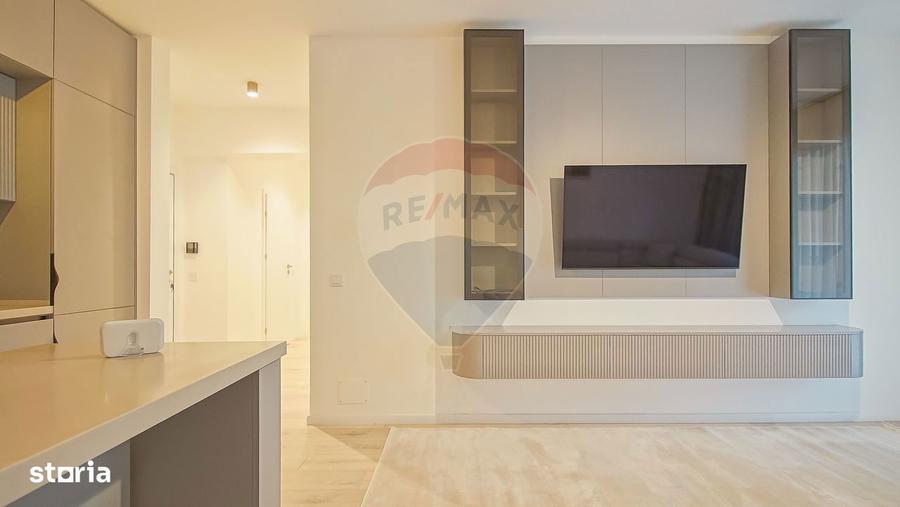 Apartament cu 3 camere, mobilat în Tractorul
