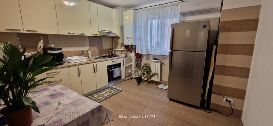 Apartament cu 3 camere decomandat în Tătărași