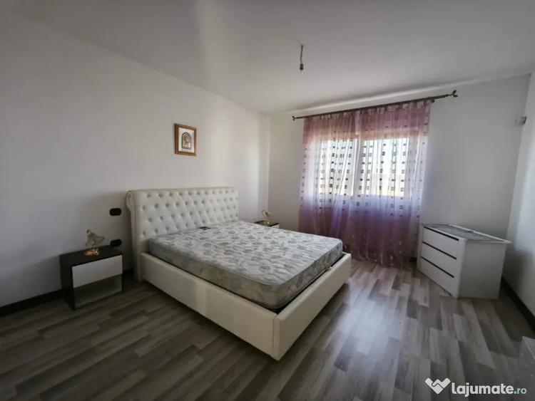 Casă cu 5 camere cu Teren 1792 Mp în Mitocu Dragomirnei