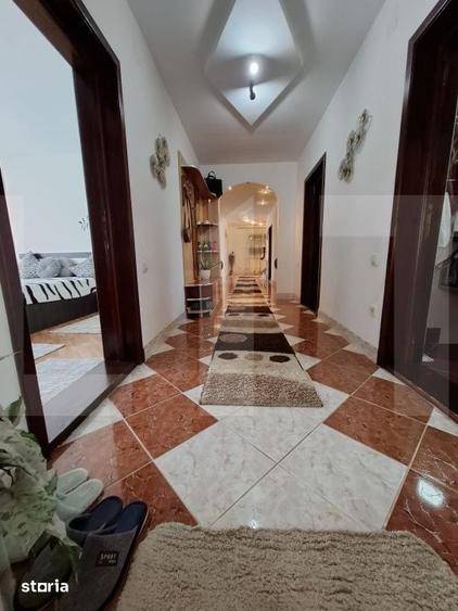 Casă cu 8 camere cu Teren 4600 Mp în Vlădeni