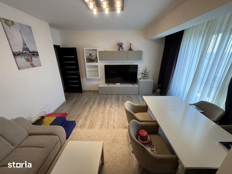 Apartament cu 3 camere decomandat în Primo