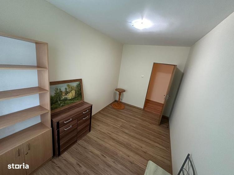 Apartament cu 3 camere decomandat în Albești