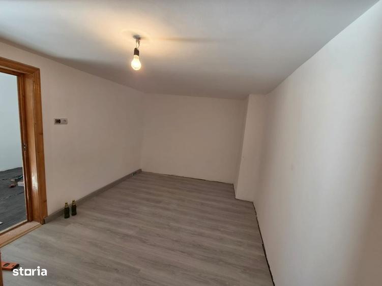Casă cu 3 camere cu Teren 102 Mp în CFR