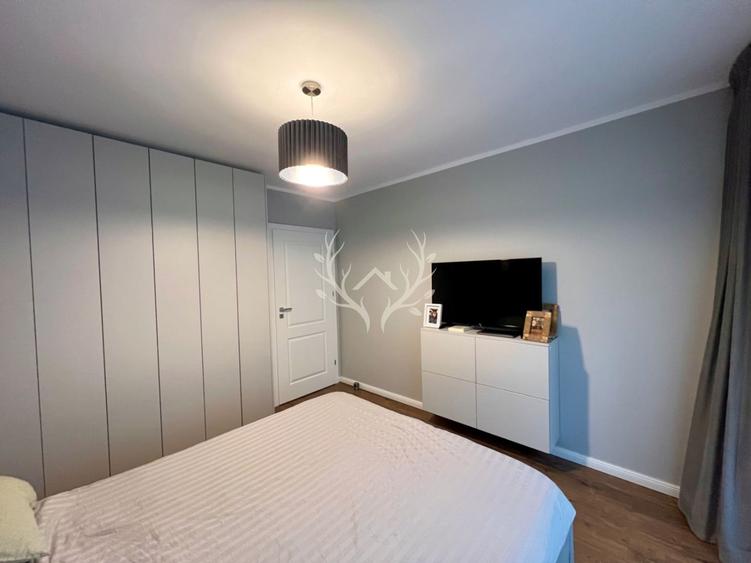 Apartament cu 3 camere semidecomandat, mobilat în Europa