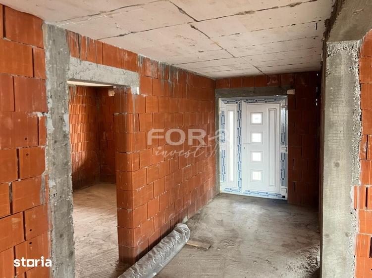 Casă cu 4 camere cu Teren 1290 Mp în Tulca