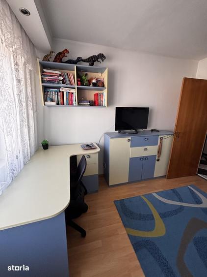 Apartament cu 3 camere decomandat în Găvana