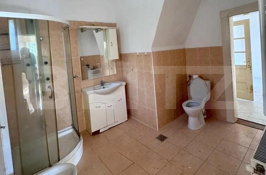 Casă cu 3 camere cu Teren 250 Mp în Central