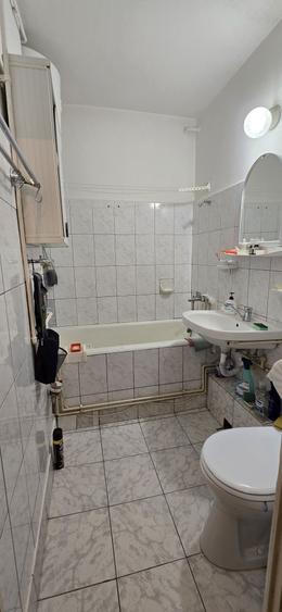 Apartament cu 2 camere semidecomandat în Pajura