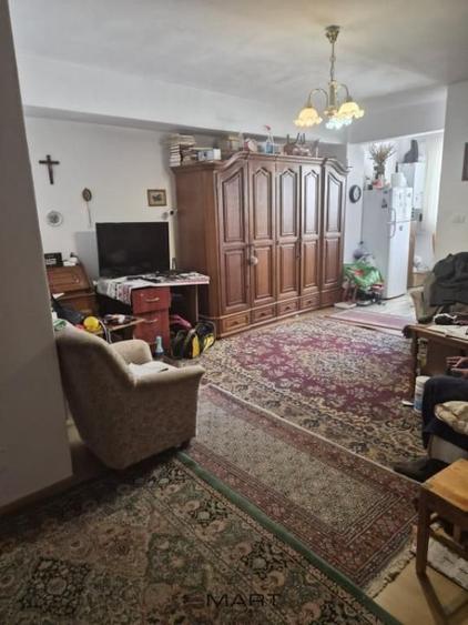Apartament cu 2 camere semidecomandat în Micești