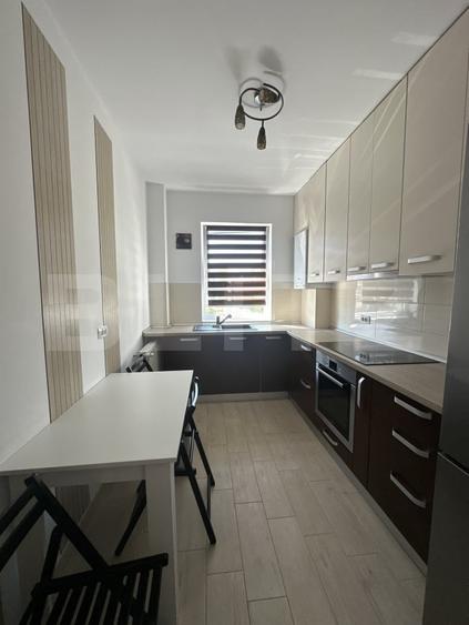 Apartament cu 3 camere decomandat, mobilat în Tractorul