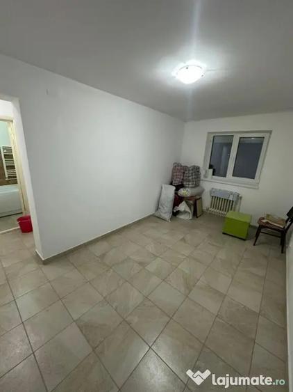 Garsonieră decomandată în Tomești