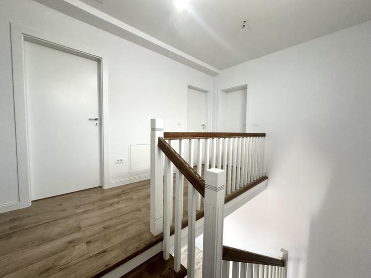 Duplex cu 5 camere cu Canalizare în Giarmata