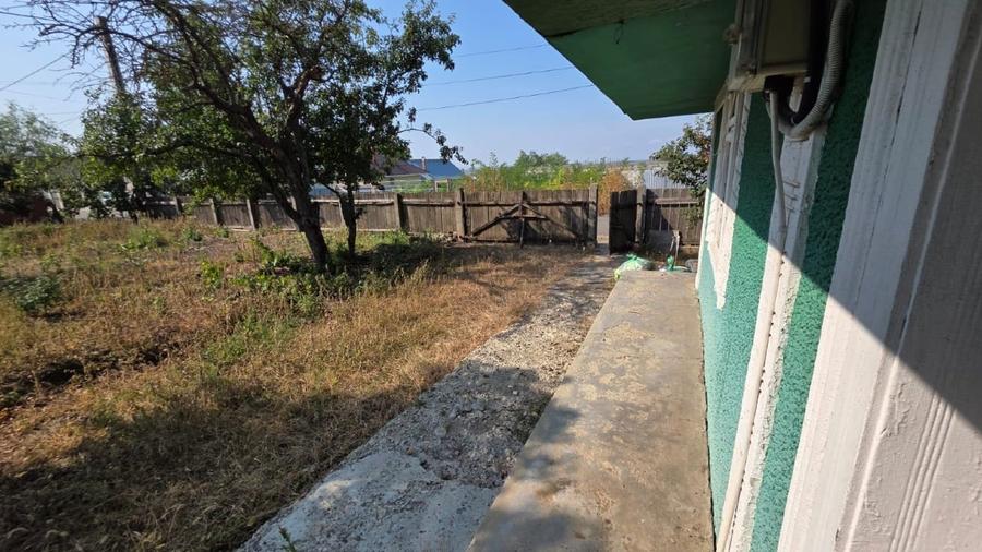 Casă individuală cu 2 camere cu Teren 1200 Mp în Perieni