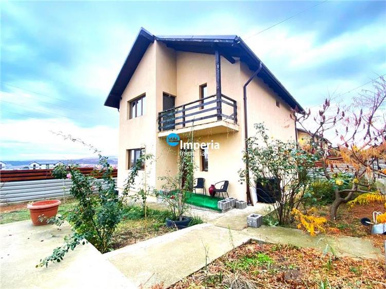 Casă individuală cu 4 camere cu Canalizare în Horpaz