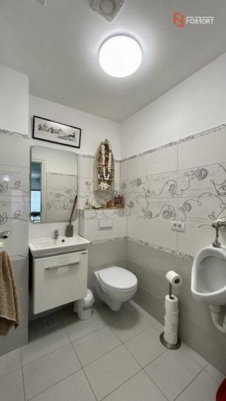 Penthouse cu 4 camere semidecomandat, mobilat în Dumbrăvița