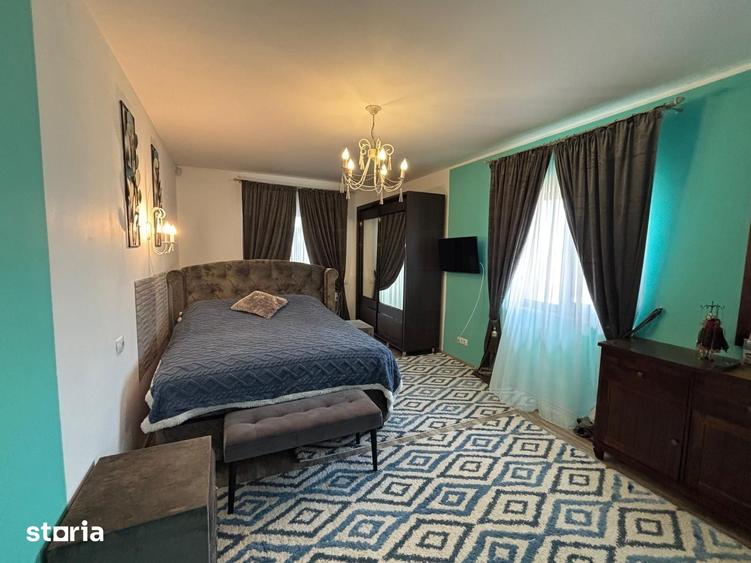 Casă cu 5 camere cu Teren 1000 Mp în Șcheia