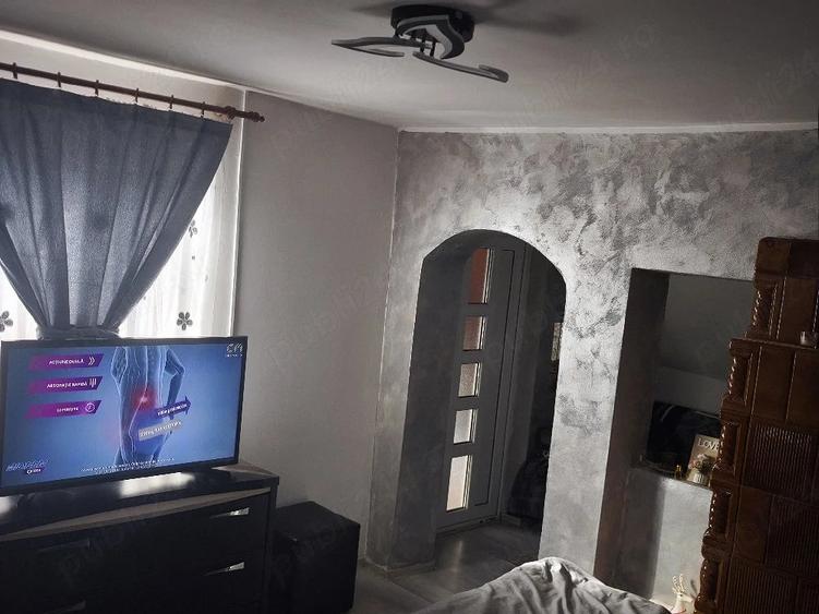 Casă cu Teren 4000 Mp în Girov