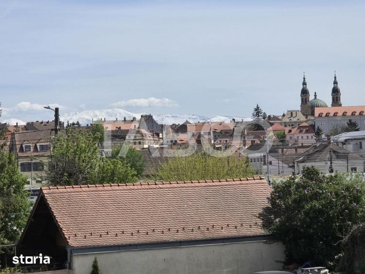 Apartament cu 5 camere decomandat în Terezian