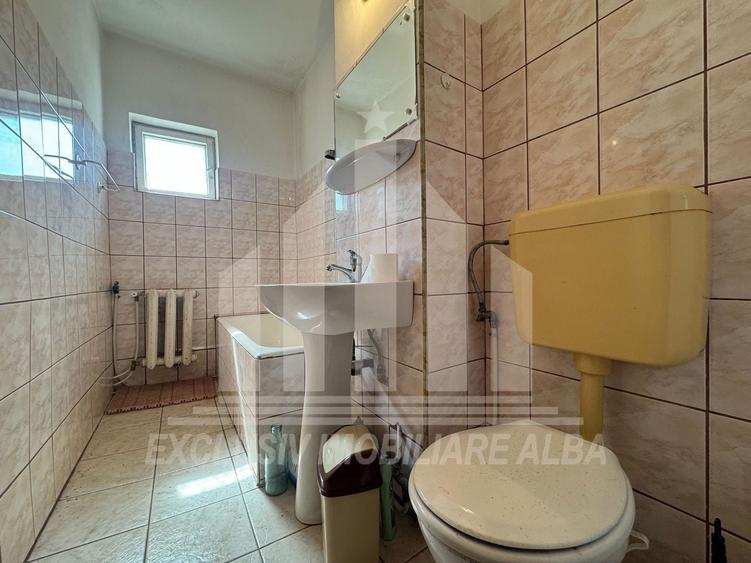 Apartament cu 3 camere decomandat în Caroline Gemina