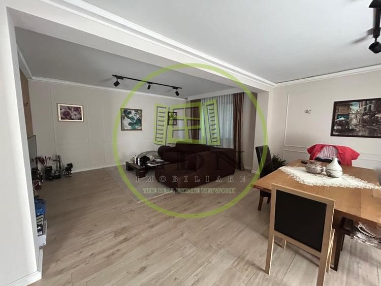 Casă individuală cu 5 camere cu Canalizare în Central