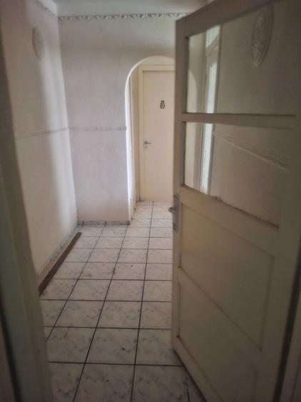 Apartament cu 3 camere decomandat în Sud