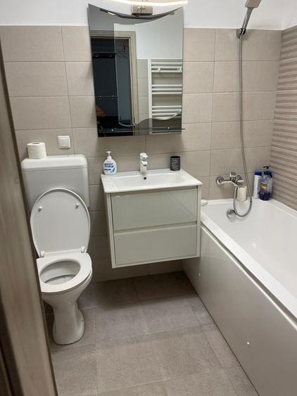Apartament cu 2 camere în Apărătorii Patriei