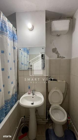 Apartament cu 4 camere semidecomandat în Micro 15