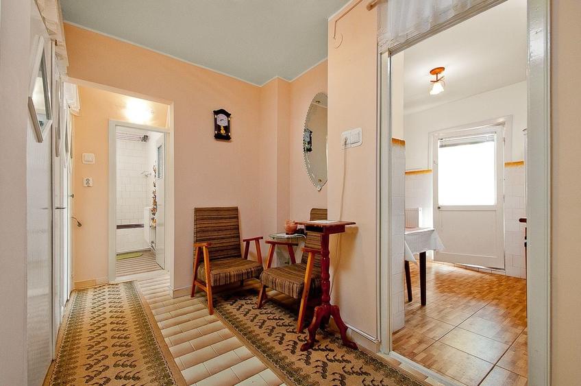 Apartament cu 2 camere decomandat în Central