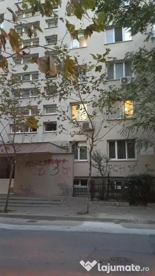 Apartament cu 2 camere decomandat în Ozana