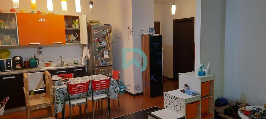 Apartament cu 2 camere semidecomandat, mobilat în Răcădău
