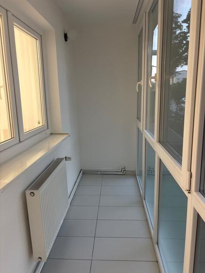 Apartament cu 3 camere semidecomandat în Spitalul Județean