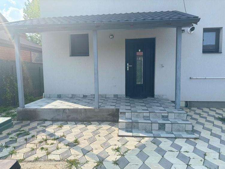 Casă cu 4 camere în Samurcași