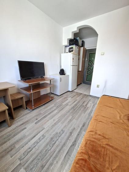 Inchiriez garsoniera cu baie proprie dispo imediat - 1